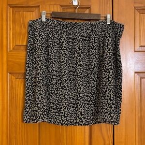 Women’s Sz 14 LOFT Black and Cream Mini Skirt